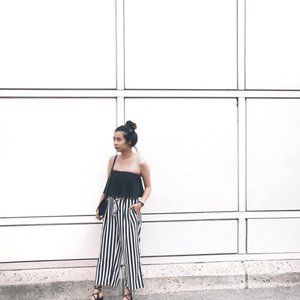 Zara blue stripe front tie pants